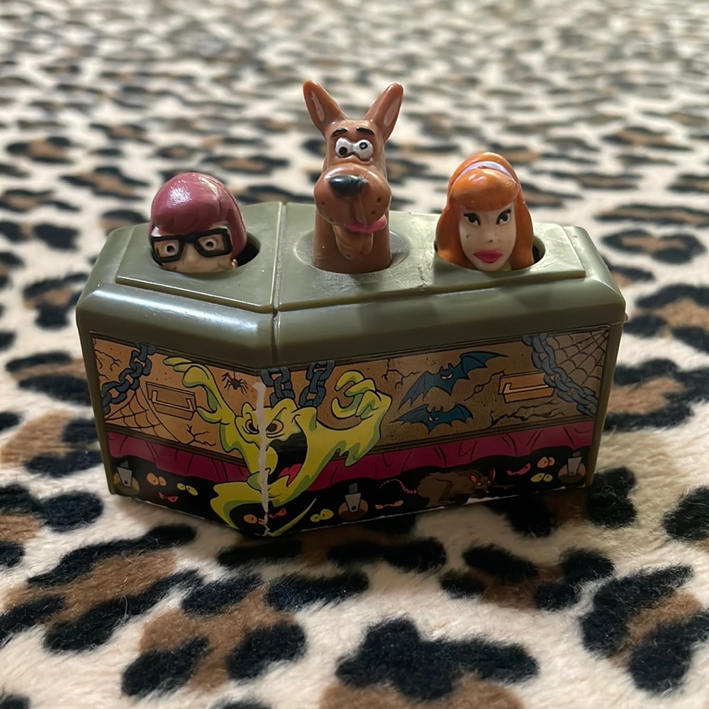 1996 SCOOBY DOO 🤎 Burger King Toy Cartoon Network Coffin Velma Spooky Vintage